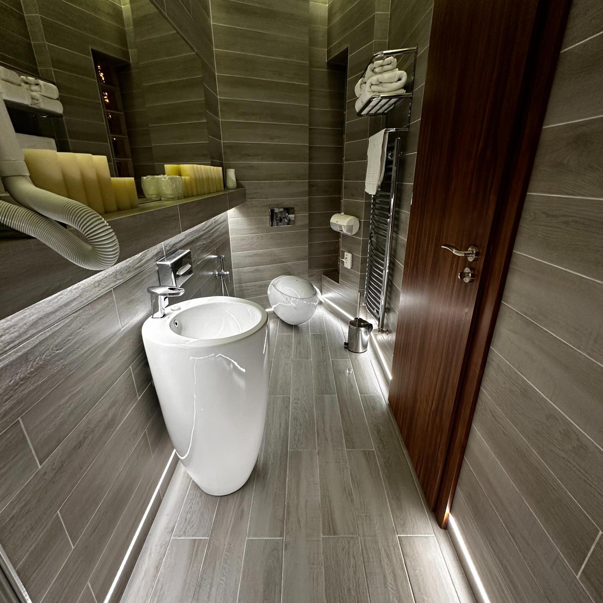 The Residence Central Jacuzzi Boutique (Adults Only) Kluż-Napoka Zewnętrze zdjęcie