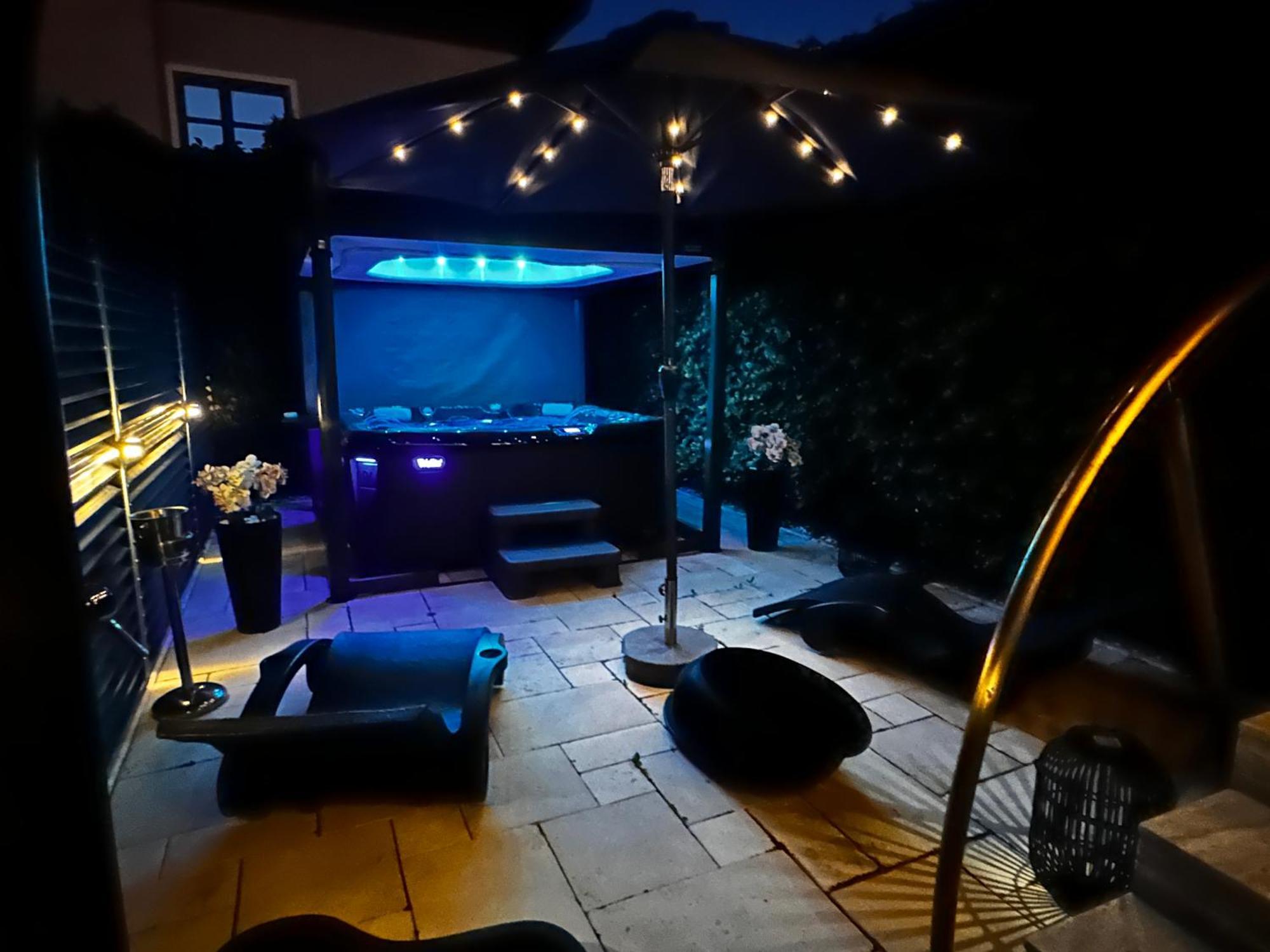 The Residence Central Jacuzzi Boutique (Adults Only) Kluż-Napoka Zewnętrze zdjęcie